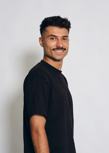 Face sinan 8 zoomer agency social media agentur stgallen